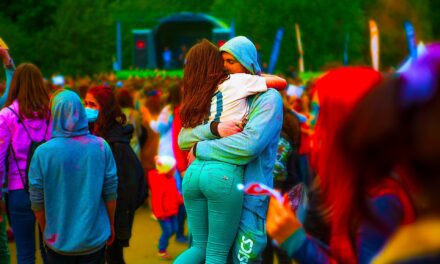 FESTES D’ESTIU, CALOR I OLOR A SEXE…